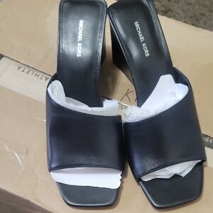 Michael KORS Leather Wedge Open Toe Sandal 7.5